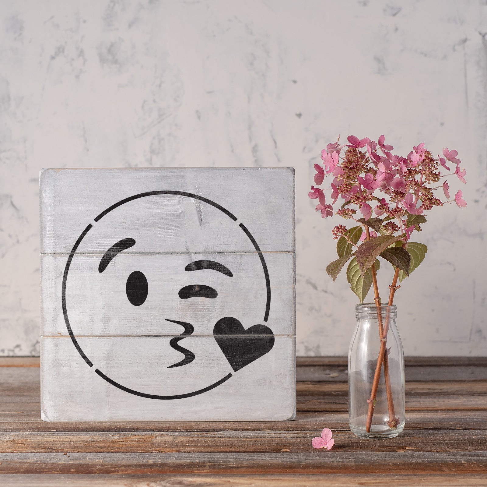 Emoji Blowing Kiss Stencil